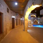 Cave Hotell