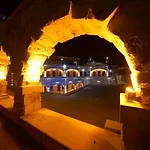 Cave Hotell