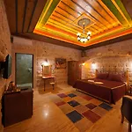 Cave Hotell *