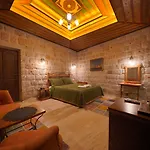 Hotell Cave *