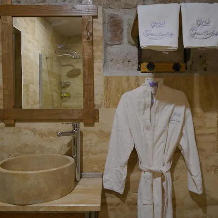 فندق Cave *