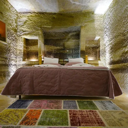 Cave Hotel *