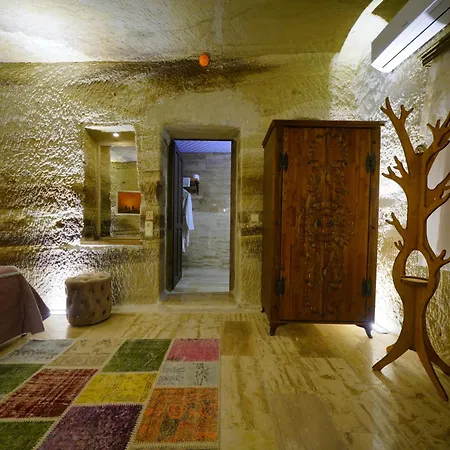 Cave Hotel *