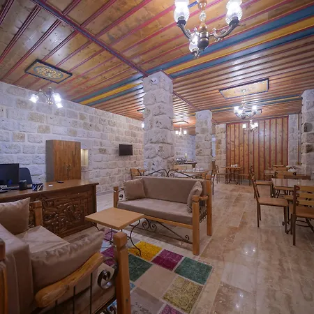 Cave Hotel *