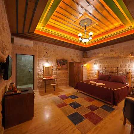 Cave Hotel *