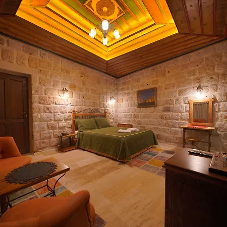 Hotel Cave *
